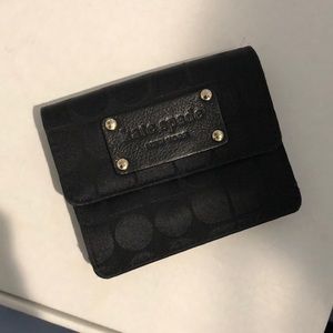 Kate spade wallet/key holder. Perfect for carrying your college ID & keys.